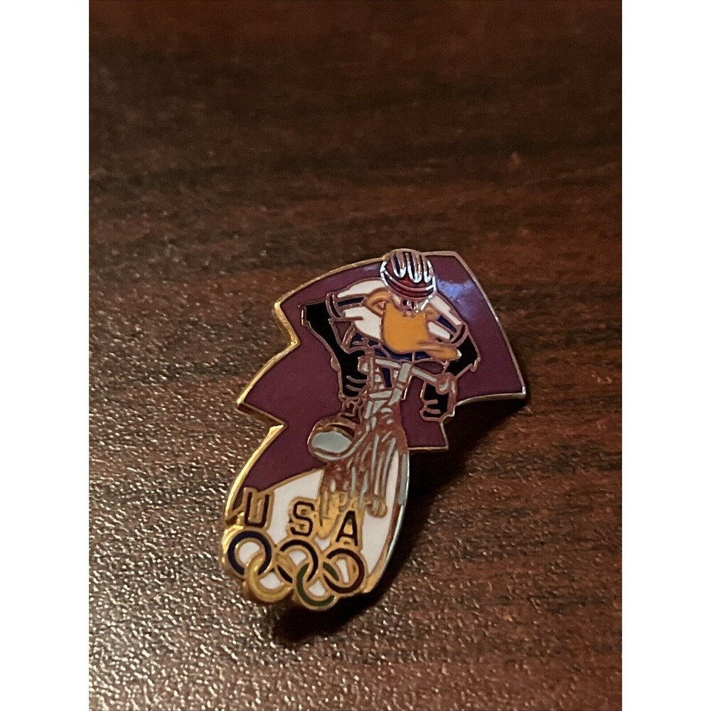 Vintage 1996 Atlanta Olympics‎ Looney Tunes Daffy Duck Cycling Lapel Hat Pin
